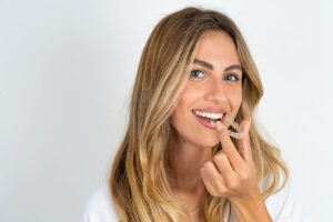 Sherwood Cosmetic Dentistry: Porcelain Veneers vs Clear Aligners